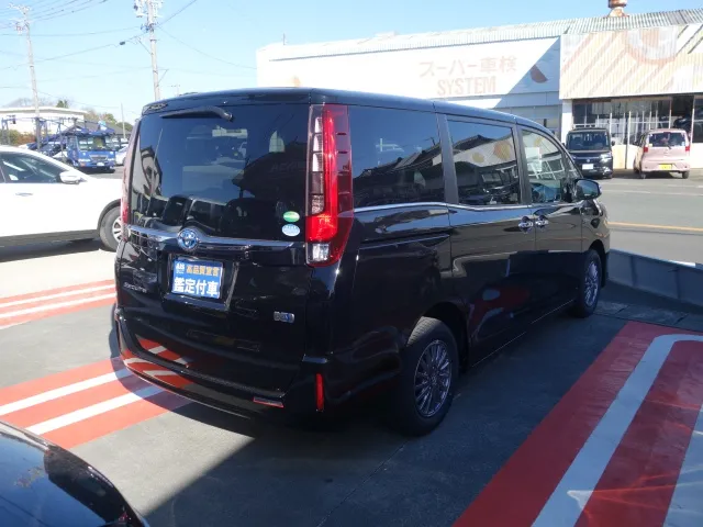 エスクァイア(トヨタ)ハイブリッド　GI ブラックテーラード登録済未使用車 7