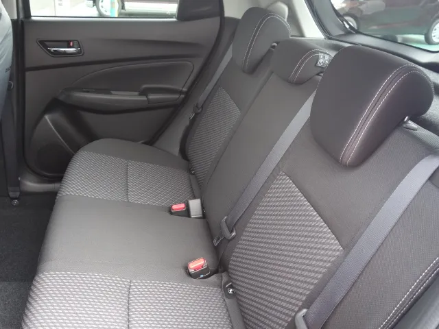 スイフト(スズキ)HYBRID RS　セーフティパッケージ届出済未使用車 4