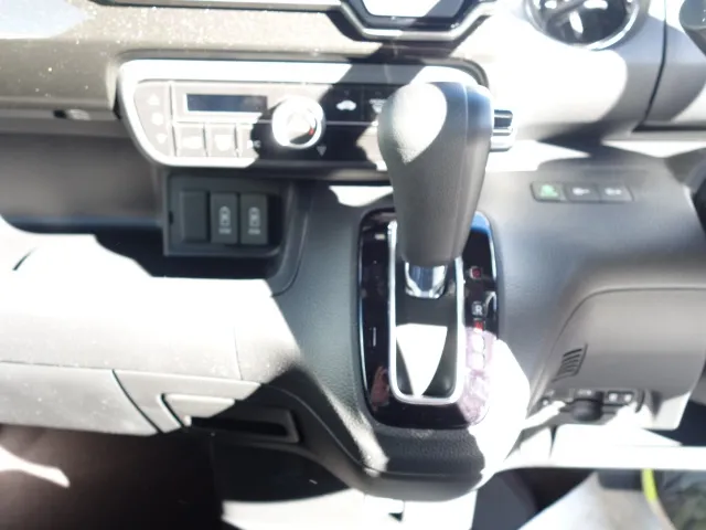 N-BOX(ホンダ)GLターボホンダセンシング登録済未使用車 11