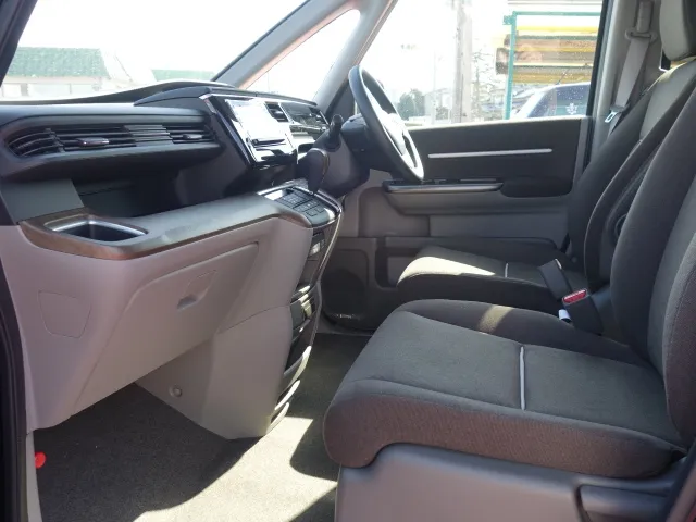ステップワゴン(ホンダ)G・EXホンダセンシング登録済未使用車 3
