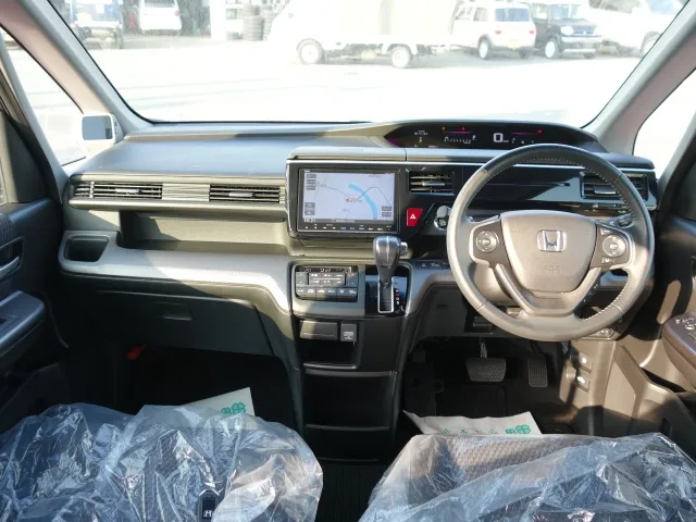 ステップワゴン(ホンダ)スパーダ　ホンダセンシングディーラー試乗車 6