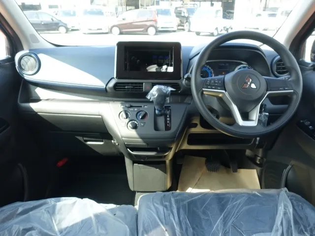 eKクロス(三菱)マイルドハイブリッドM届出済未使用車 5