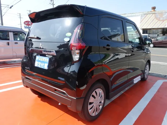 eKクロス(三菱)マイルドハイブリッドM届出済未使用車 6