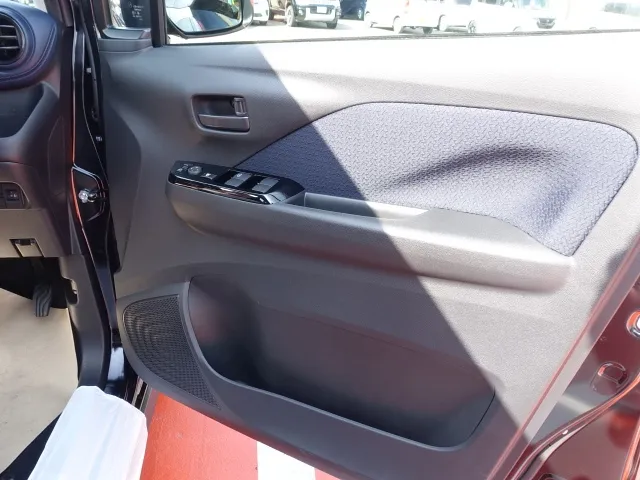 eKクロス(三菱)マイルドハイブリッドM届出済未使用車 8