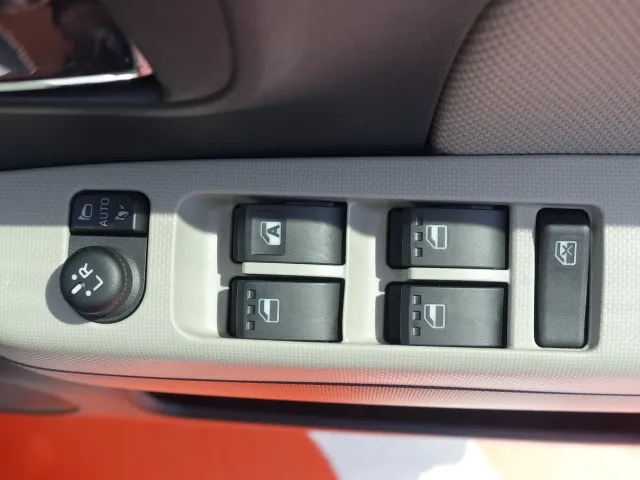 ミラトコット(ダイハツ)G-SAⅢディーラー試乗車 9