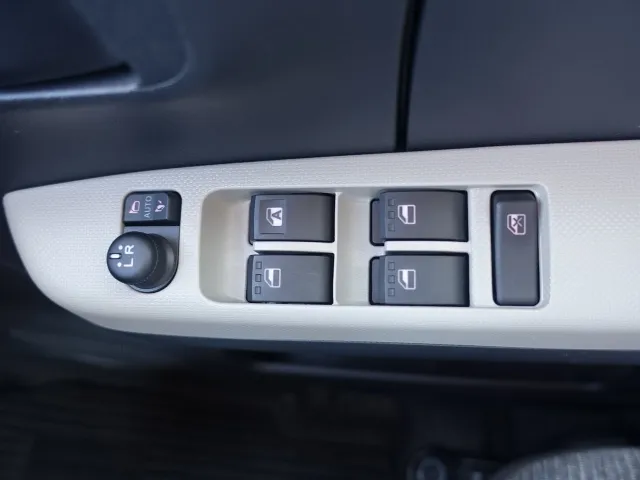 ミラトコット(ダイハツ)X SAⅢディーラー試乗車 9