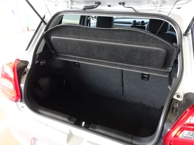 スイフト(スズキ)XGディーラー試乗車 7