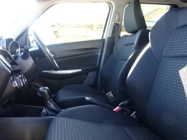 スイフト(スズキ)XGディーラー試乗車 3