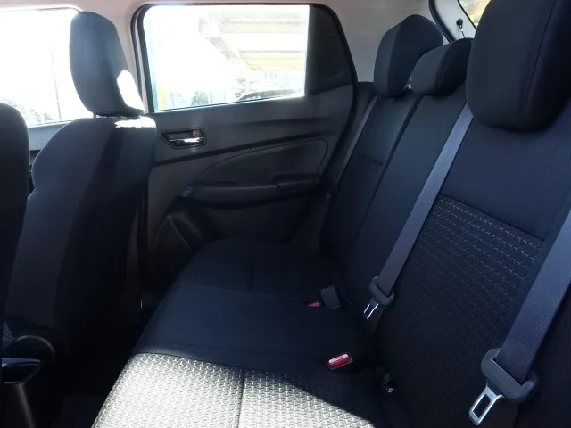 スイフト(スズキ)XGディーラー試乗車 4