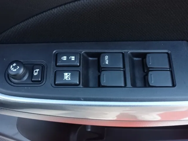 スイフト(スズキ)XGディーラー試乗車 6