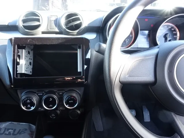 スイフト(スズキ)XGディーラー試乗車 8