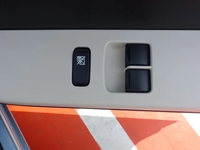 アルト(スズキ)F 5速ミッションディーラー試乗車 8