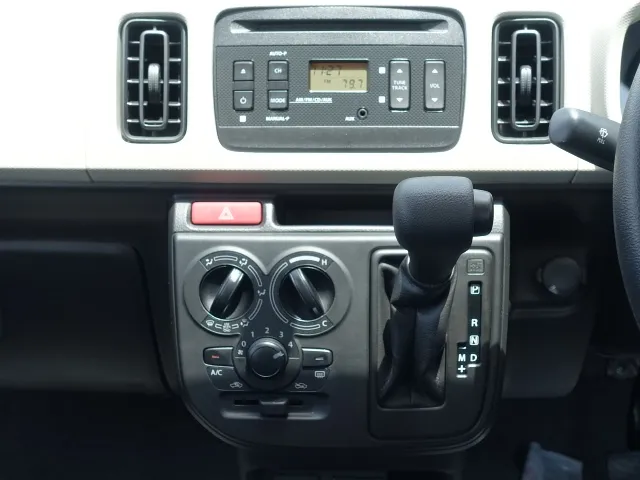 アルト(スズキ)F 5AGSディーラー試乗車 8