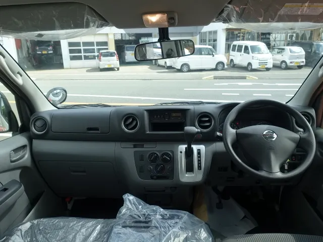 キャラバン(ニッサン)DXロング　低床登録済未使用車 5