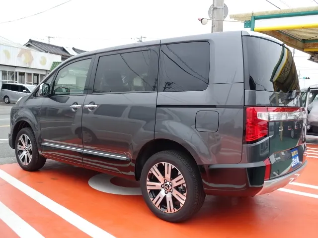 デリカD:5(三菱)Ｐ 8人レンタ登録済未使用車 2