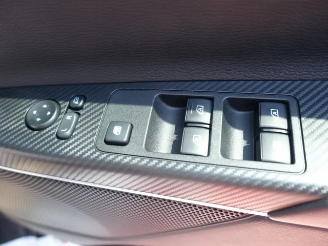 デリカD:5(三菱)Ｐ 7人レンタ登録済未使用車 11