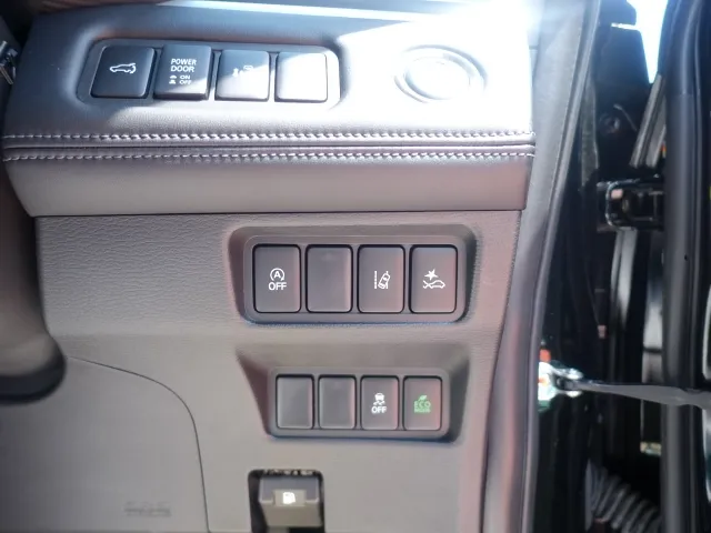 デリカD:5(三菱)Ｐ 7人レンタ登録済未使用車 12